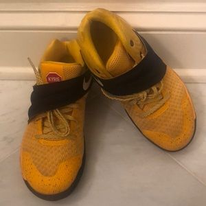 Youth Kyrie “School Bus” sneakers